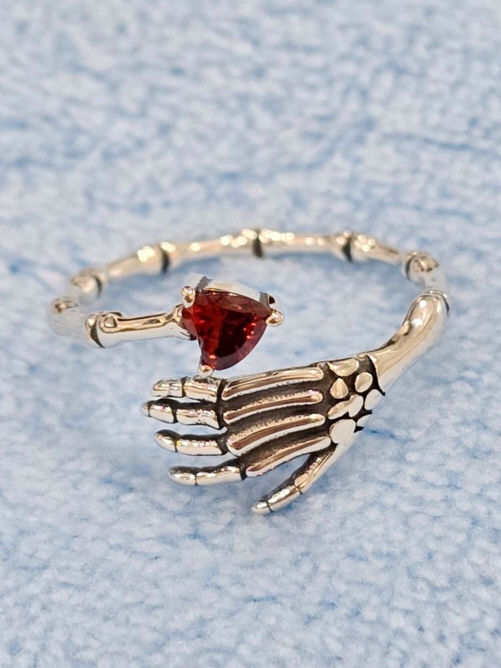 Artisan ✦ Skeleton Hand Garnet Heart Ring ✦ Sterling Silver Goth Punk Size 8 NWT - Picture 4 of 8
